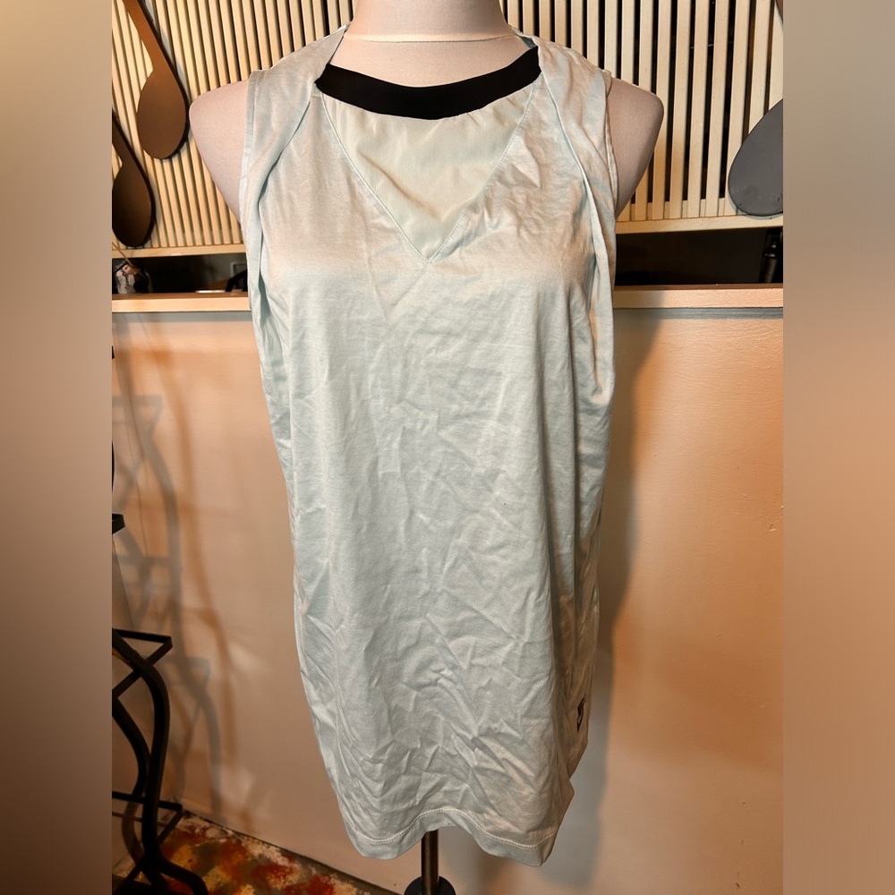 Nike Women's Light Blue Top Size Medium NWT